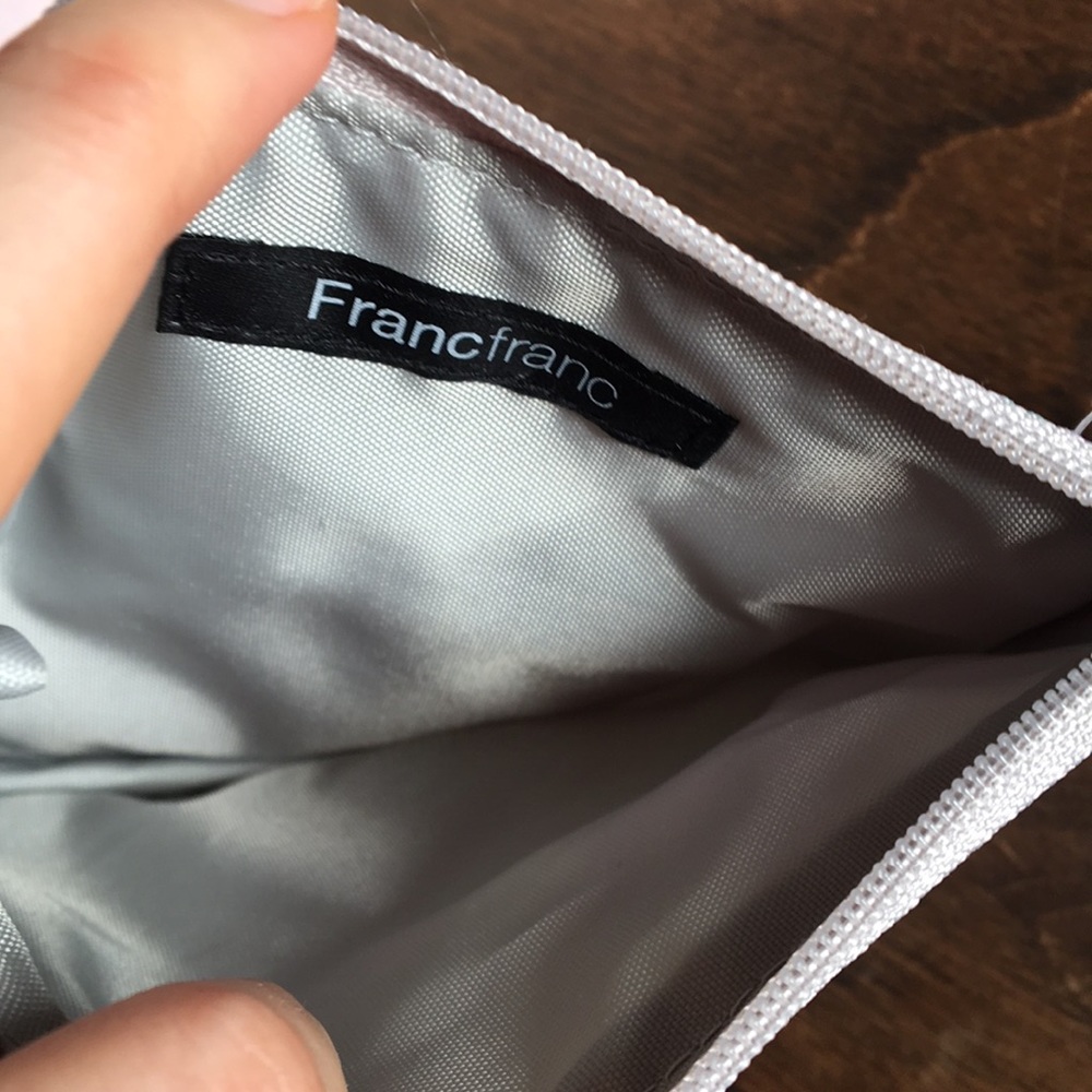 Small cosmetic pouch NWT - Picture 3 of 3